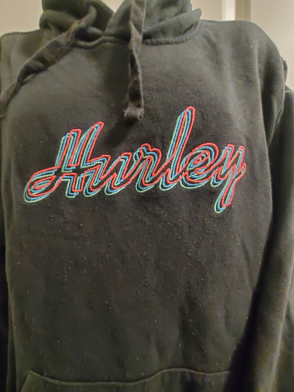 Hurley Black Pullover Crewneck with Multicolor Script Logo - Picture 2 of 5